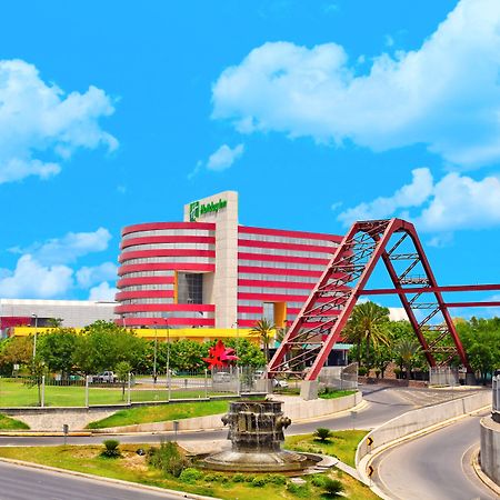 Holiday Inn Monterrey-Parque Fundidora By Ihg Exterior foto La Plaza Mall