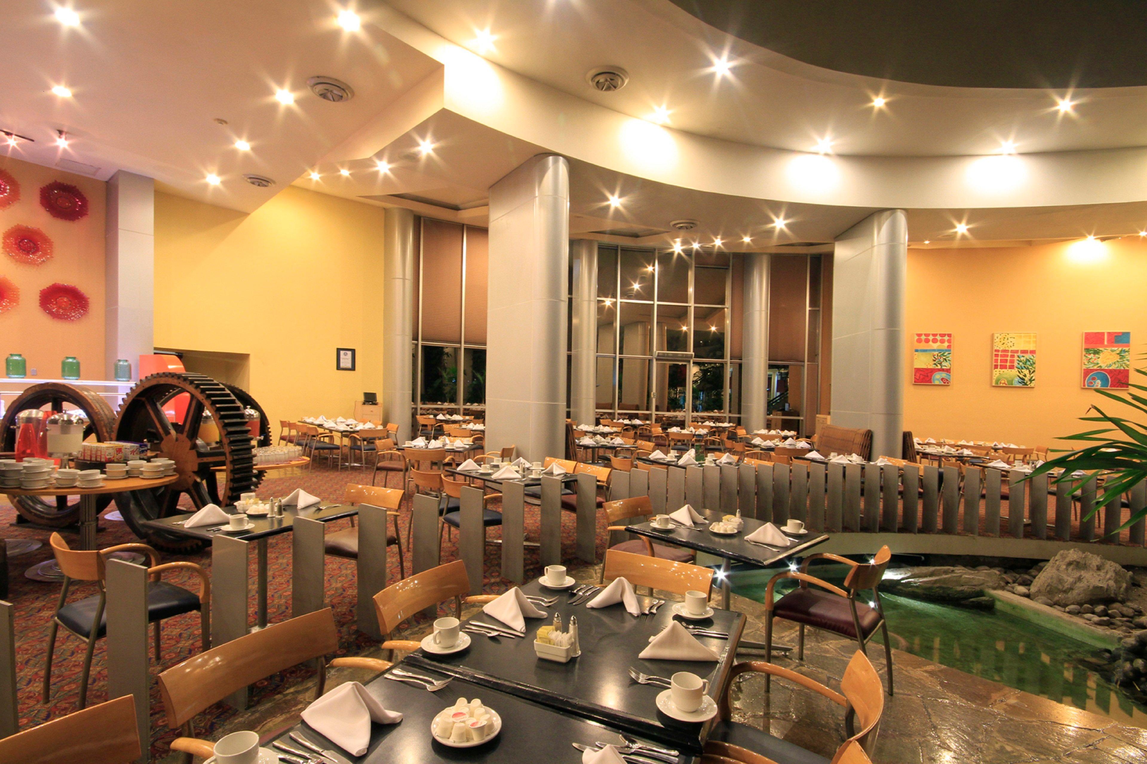 Holiday Inn Monterrey-Parque Fundidora By Ihg Exterior foto The restaurant