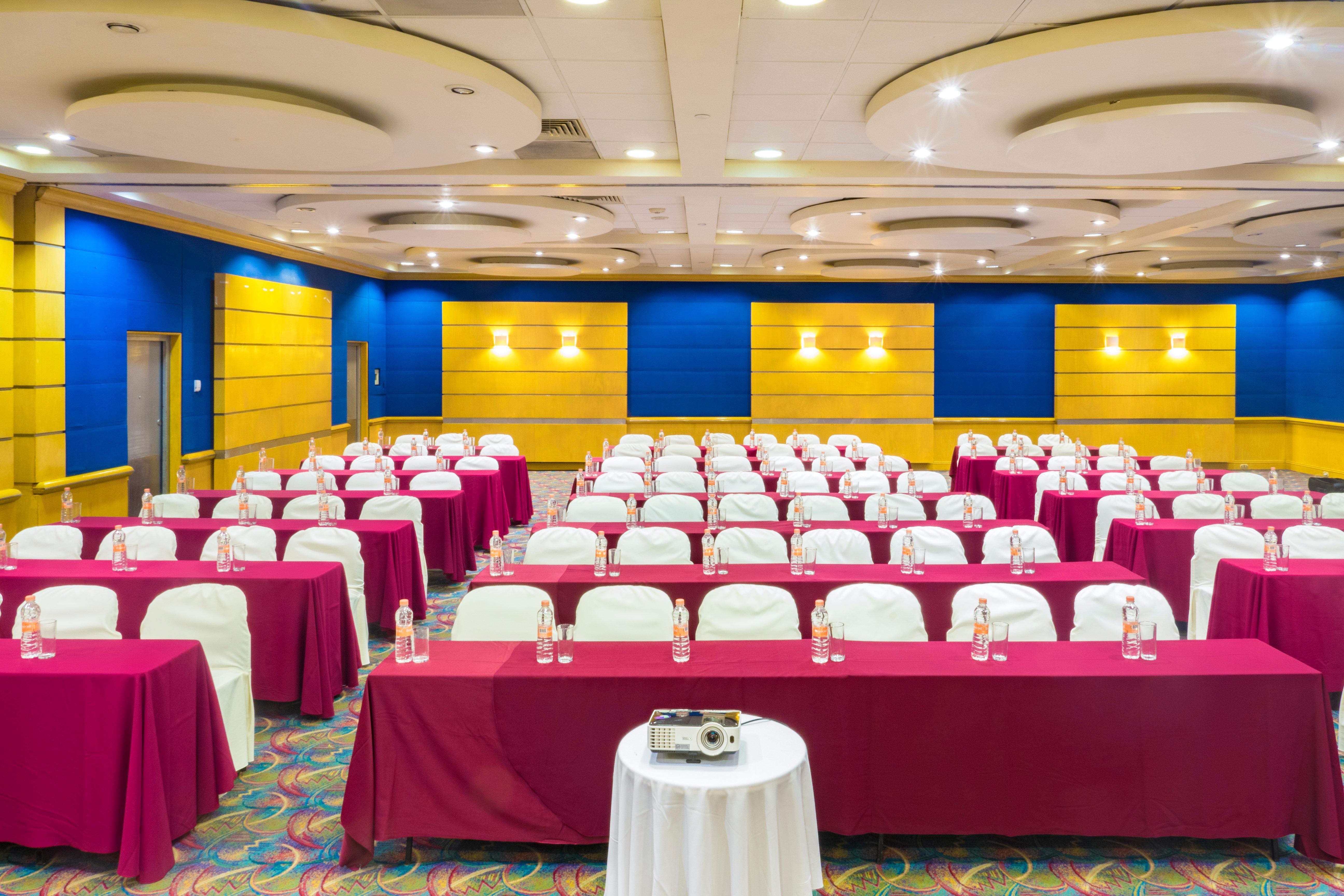 Holiday Inn Monterrey-Parque Fundidora By Ihg Exterior foto The ballroom