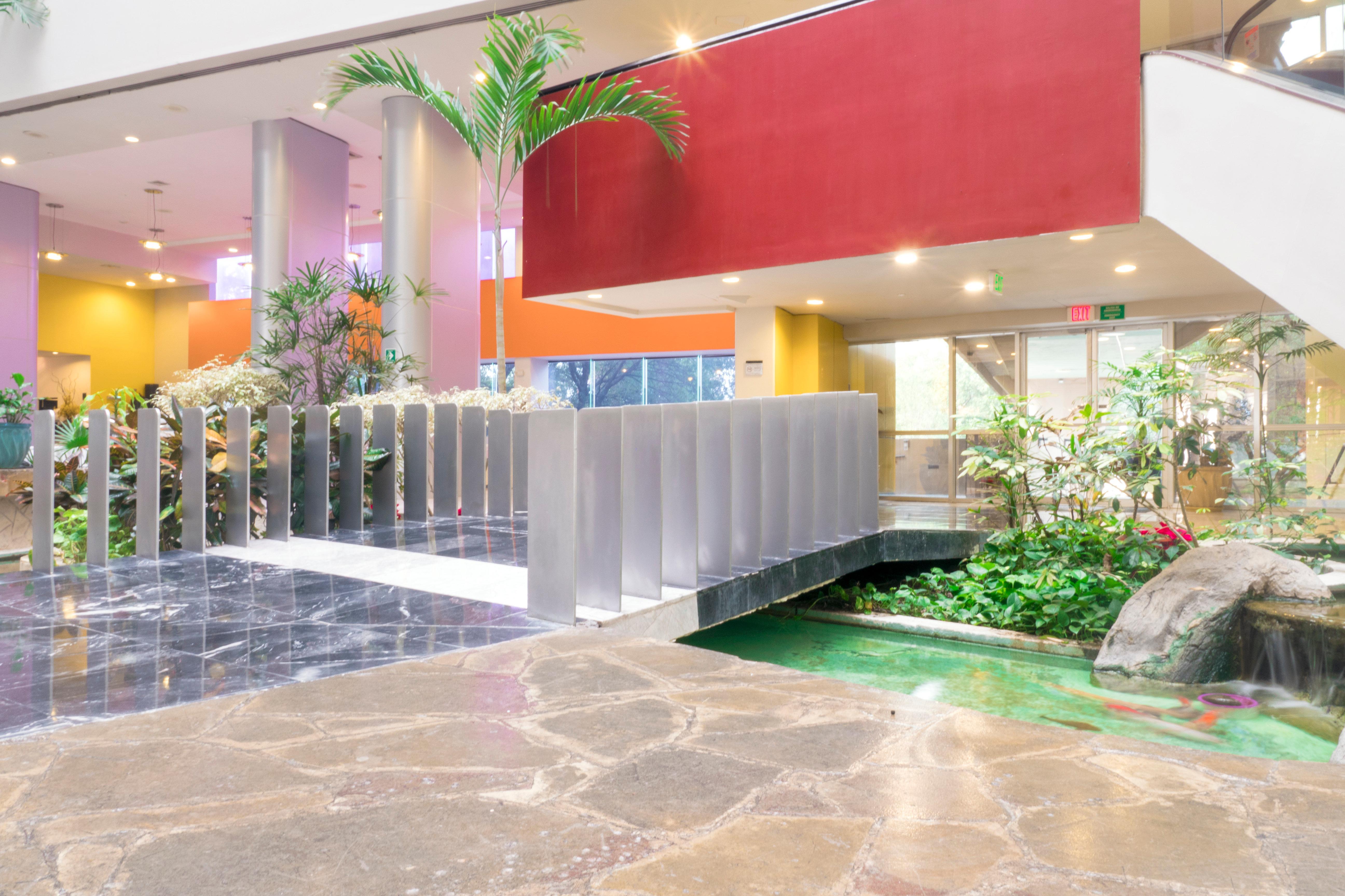 Holiday Inn Monterrey-Parque Fundidora By Ihg Exterior foto Lobby