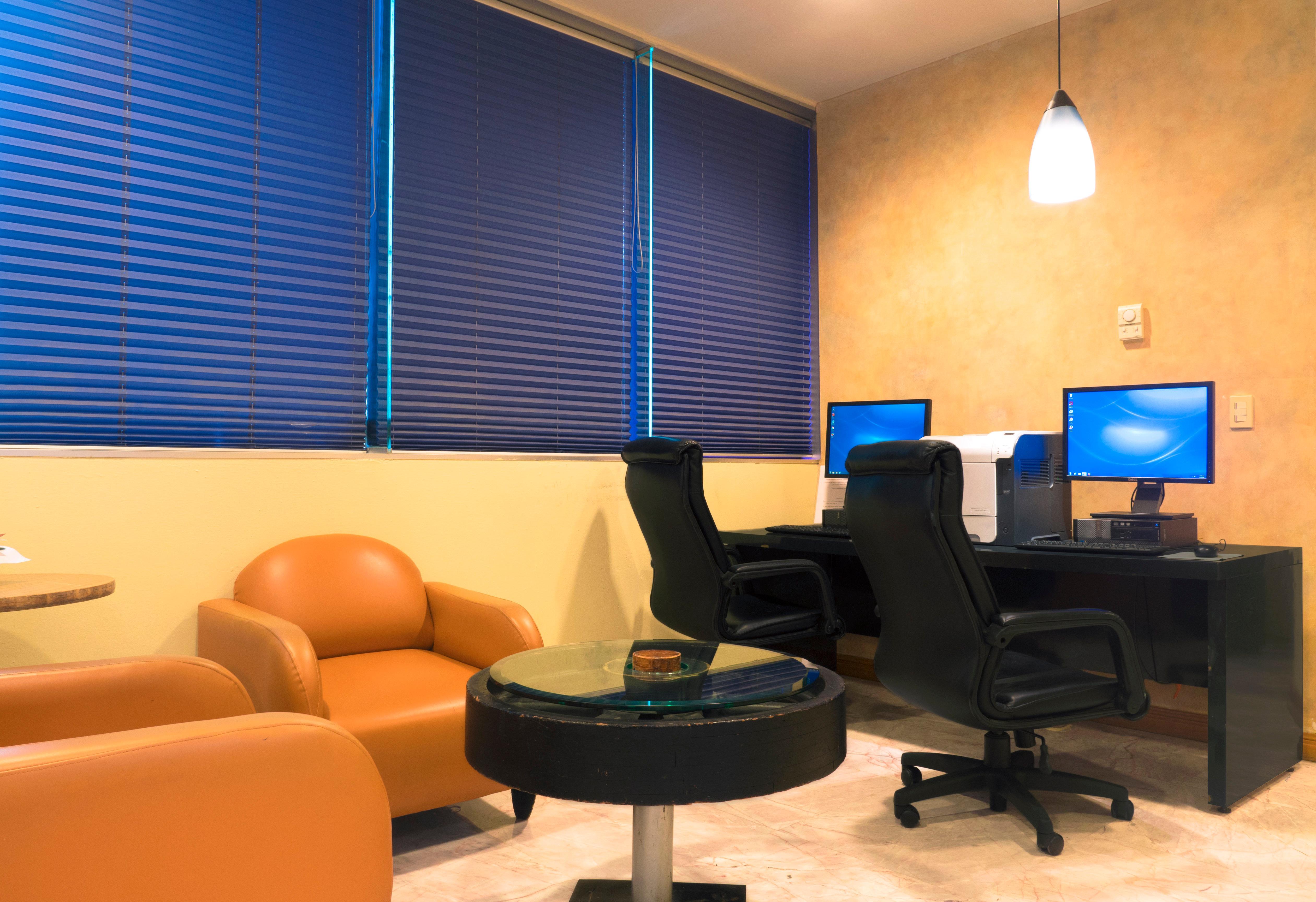 Holiday Inn Monterrey-Parque Fundidora By Ihg Exterior foto A business center at a hotel