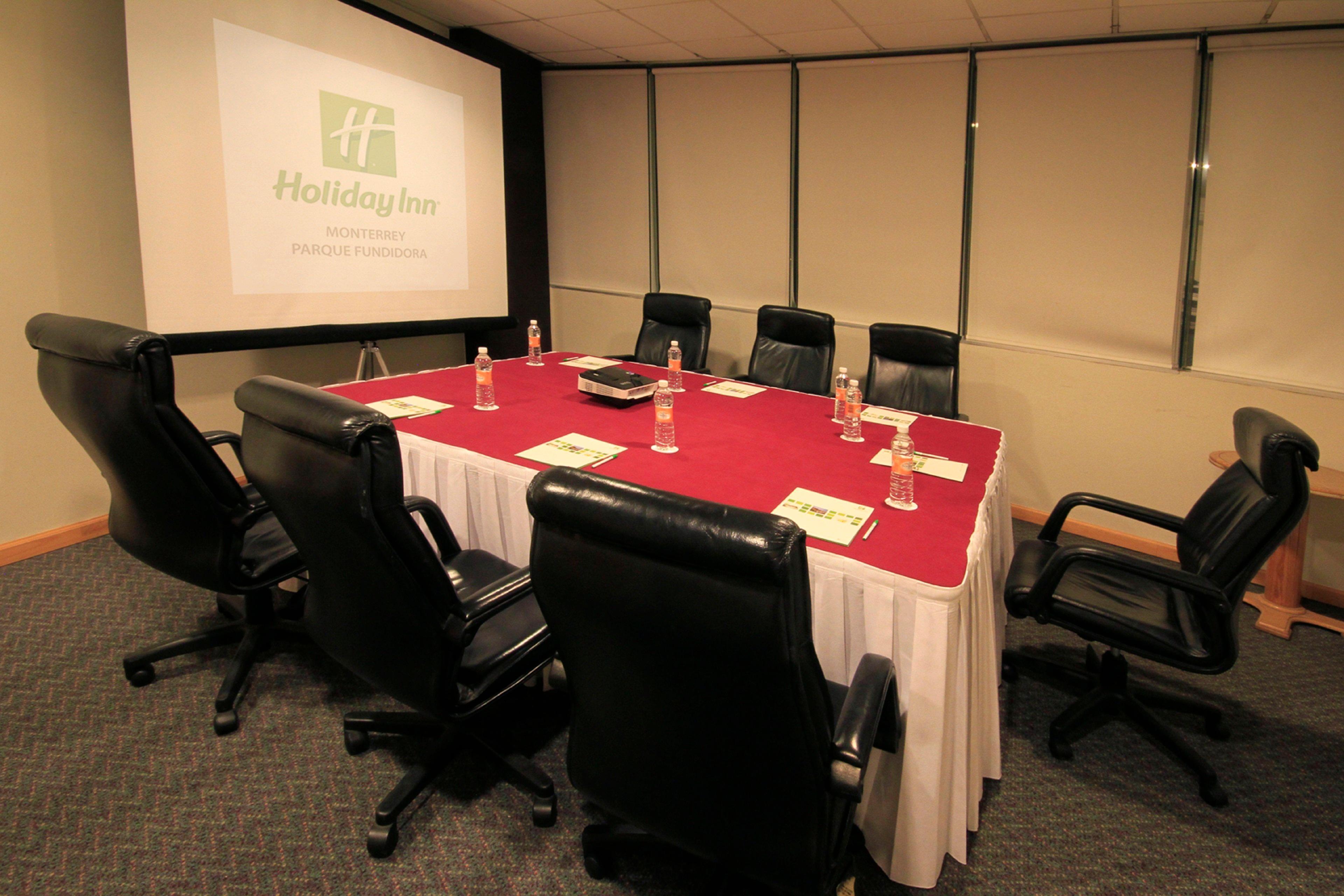 Holiday Inn Monterrey-Parque Fundidora By Ihg Exterior foto A typical boardroom