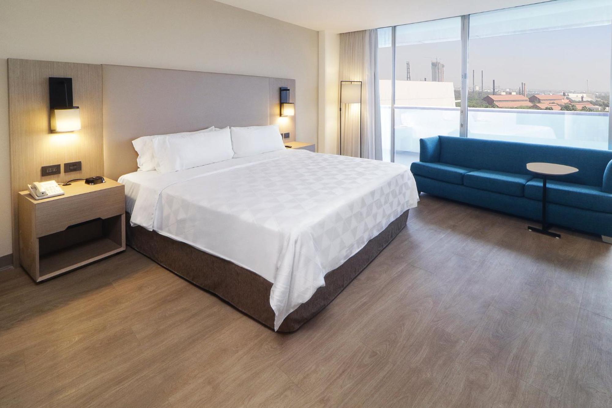 Holiday Inn Monterrey-Parque Fundidora By Ihg Exterior foto A room at the Hilton London Heathrow